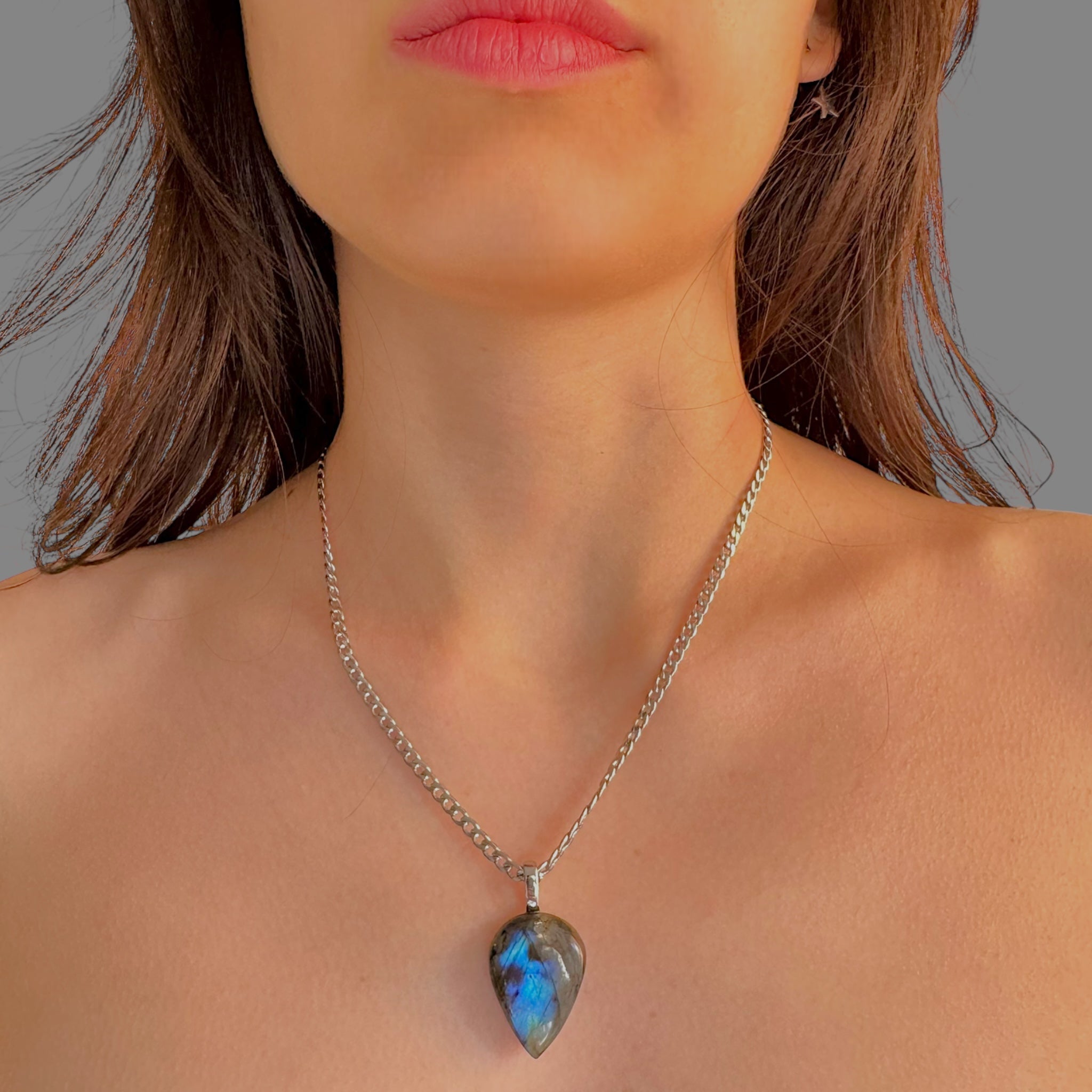 Collana labradorite goccia 28x20mm Sharifa Crystals